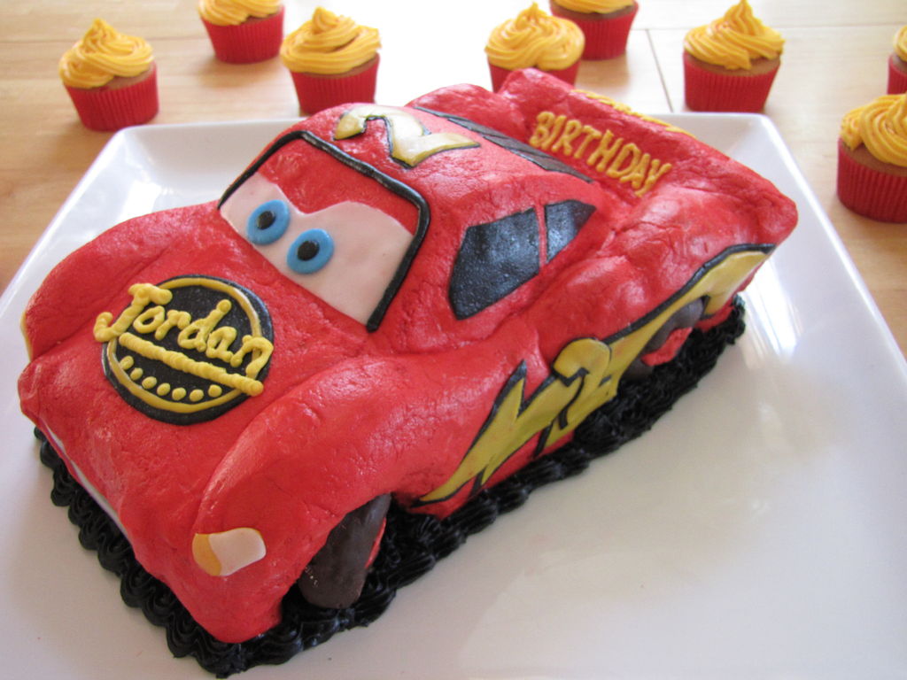 Cakes - Model - Cars - McQueen - Education - Video - decoration (9)
